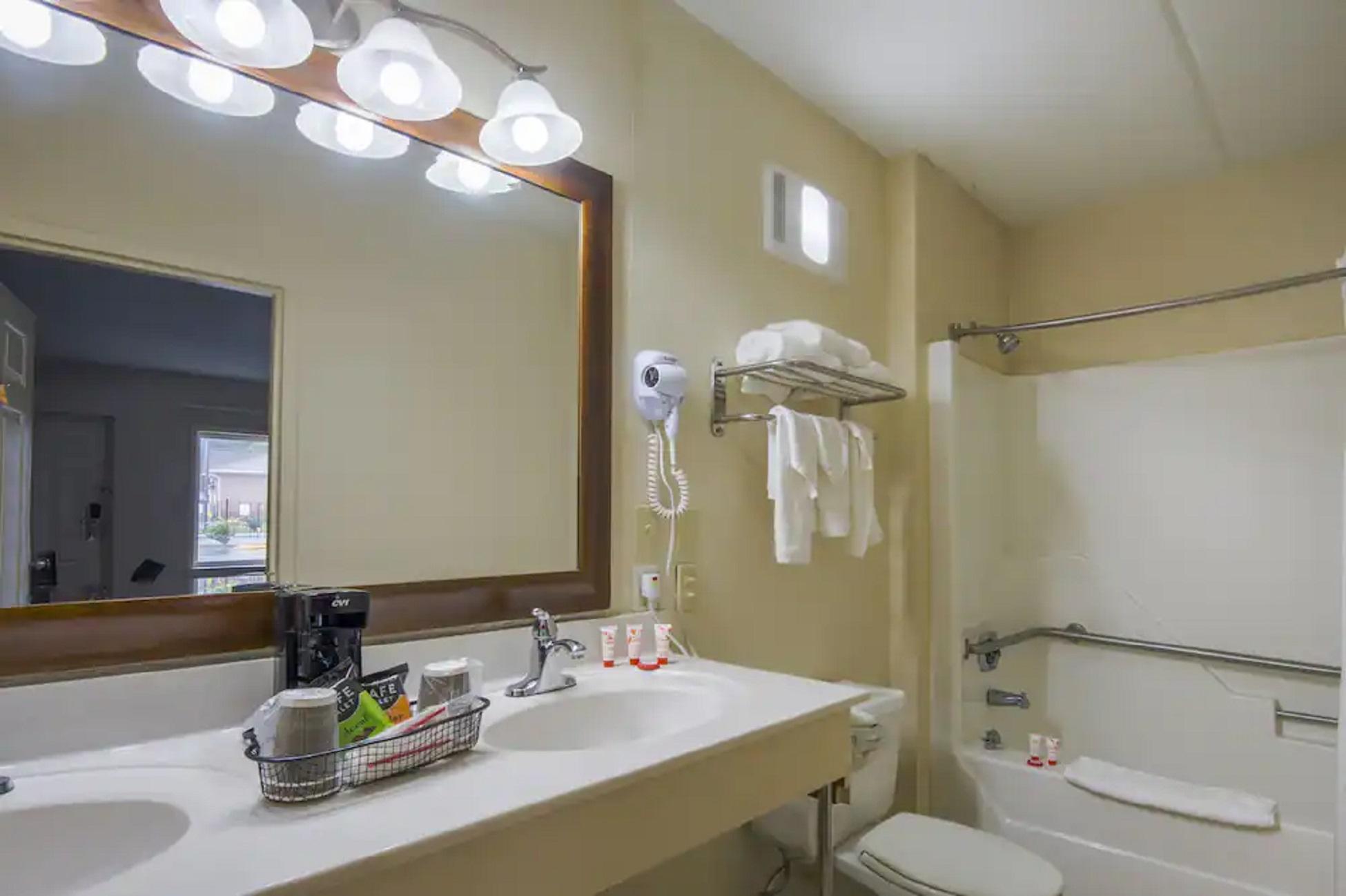 Econo Lodge Forest City Εξωτερικό φωτογραφία