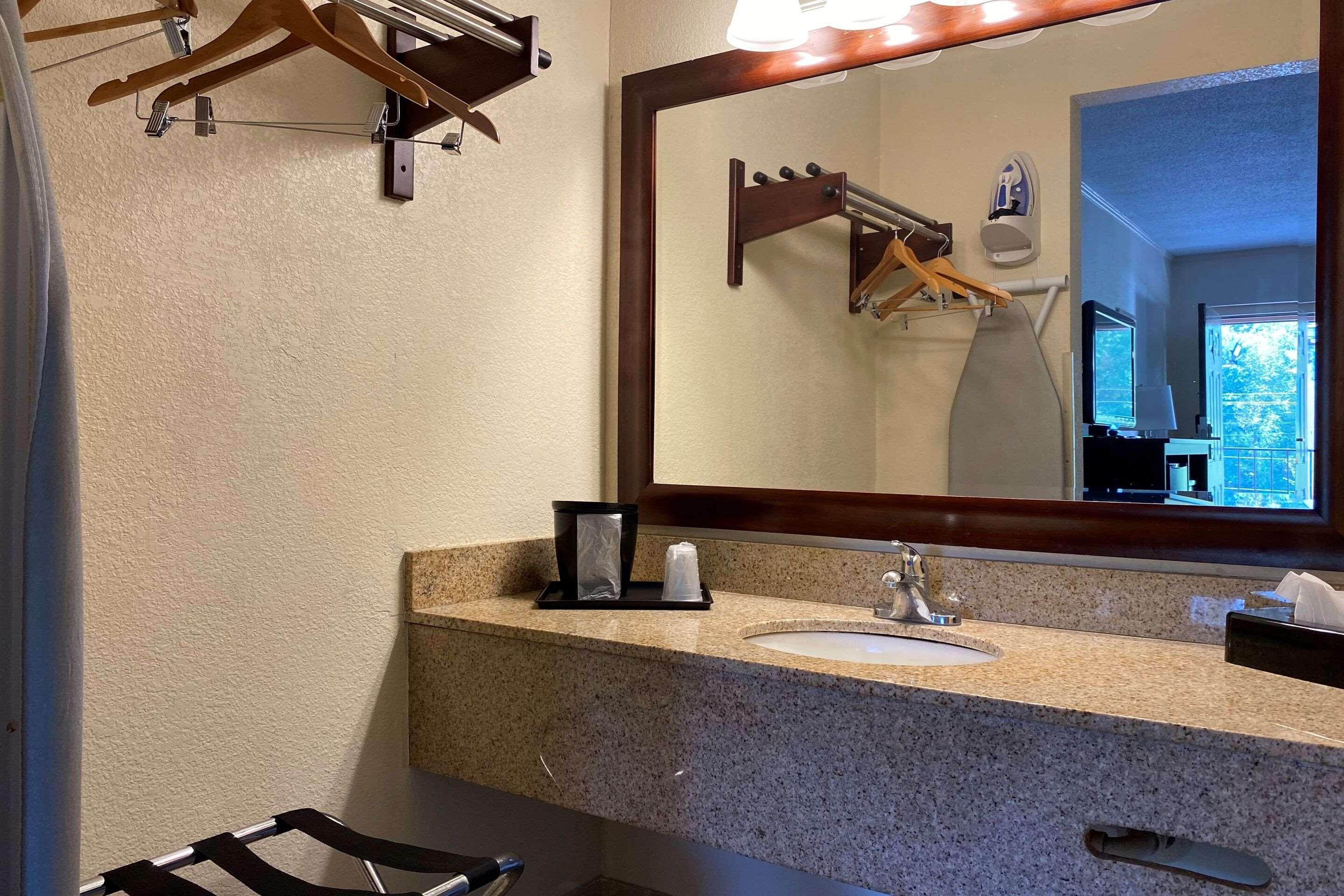Econo Lodge Forest City Εξωτερικό φωτογραφία
