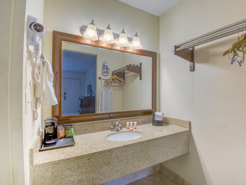 Econo Lodge Forest City Εξωτερικό φωτογραφία