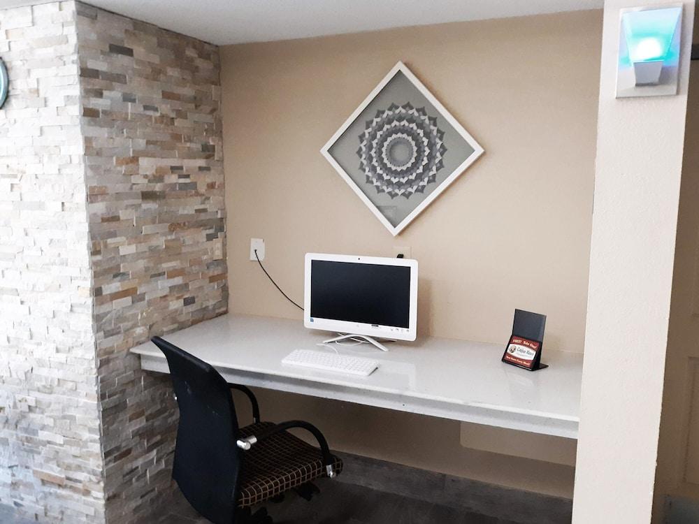 Econo Lodge Forest City Εξωτερικό φωτογραφία